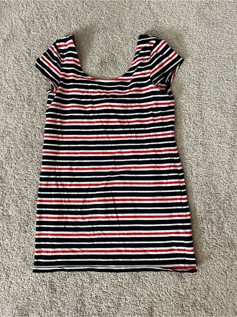 Lot of 9 maternity tops (small)